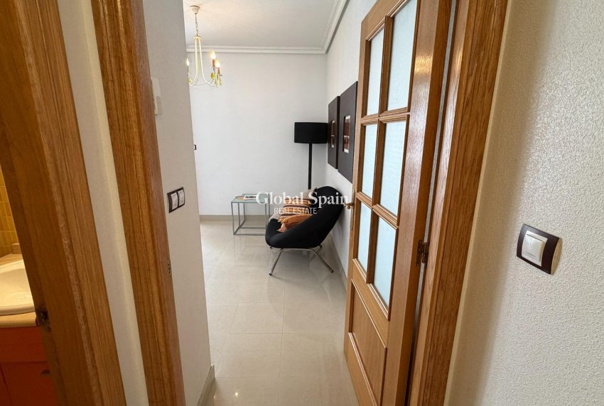 Resale - APARTMENT -
TORREVIEJA - Playa de los Locos