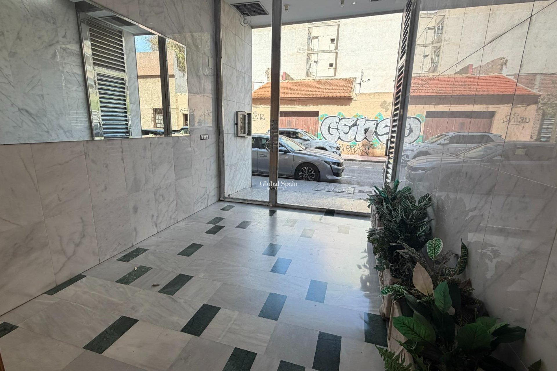 Resale - APARTMENT -
TORREVIEJA - Playa de los Locos