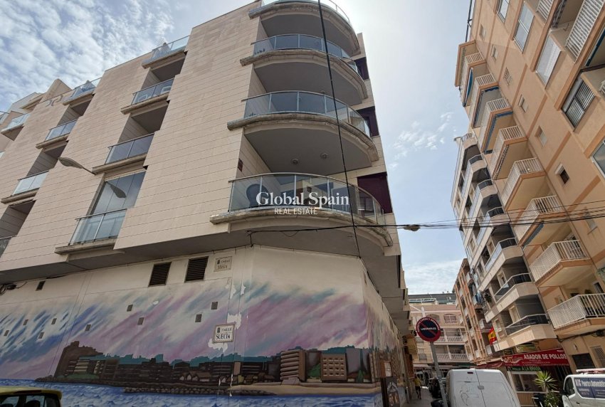 Resale - APARTMENT -
TORREVIEJA - Playa de los Locos
