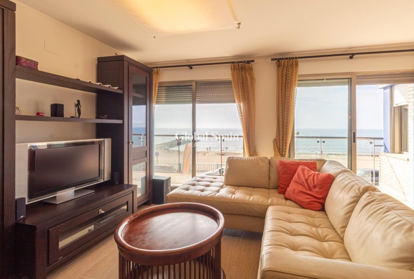Resale - APARTMENT -
TORREVIEJA - Playa de los locos