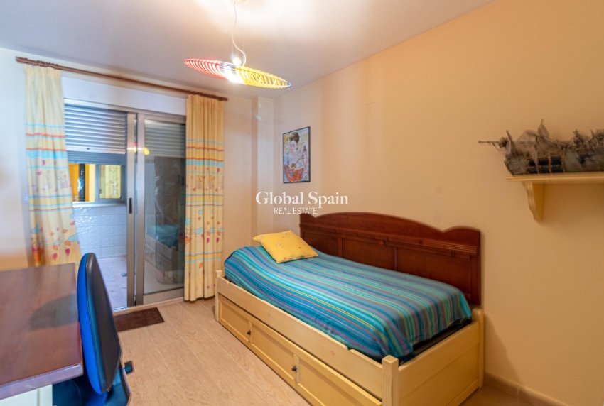 Resale - APARTMENT -
TORREVIEJA - Playa de los locos