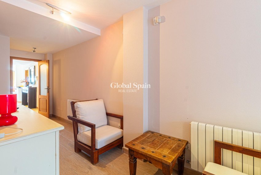 Resale - APARTMENT -
TORREVIEJA - Playa de los locos