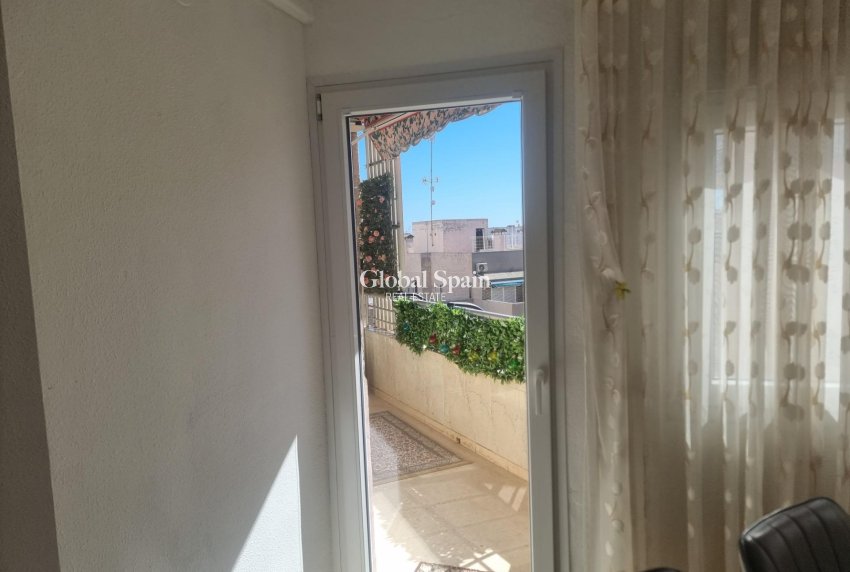 Resale - APARTMENT -
TORREVIEJA - Playa de los Locos