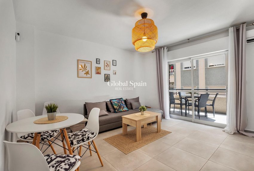 Resale - APARTMENT -
TORREVIEJA - Playa de los Locos