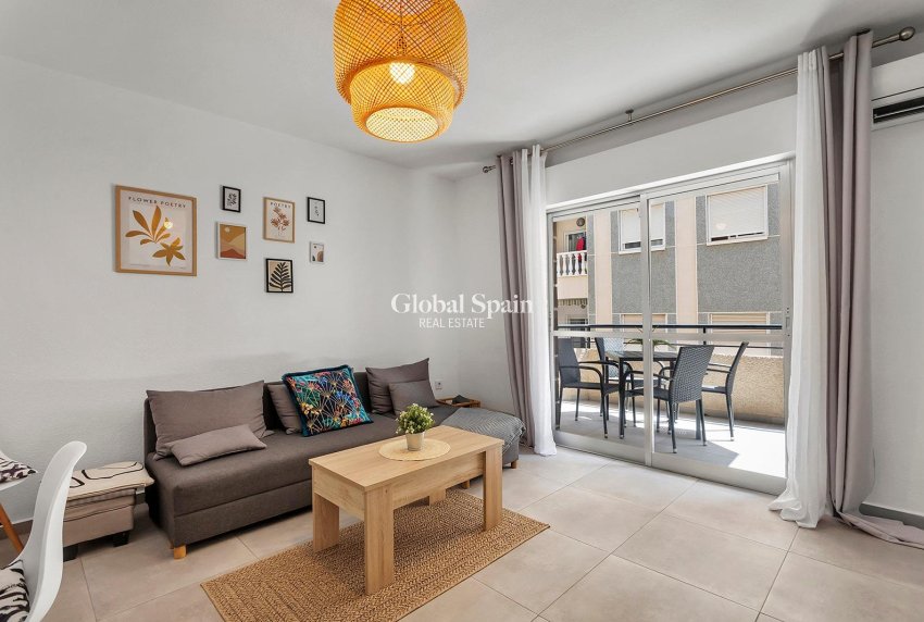 Resale - APARTMENT -
TORREVIEJA - Playa de los Locos