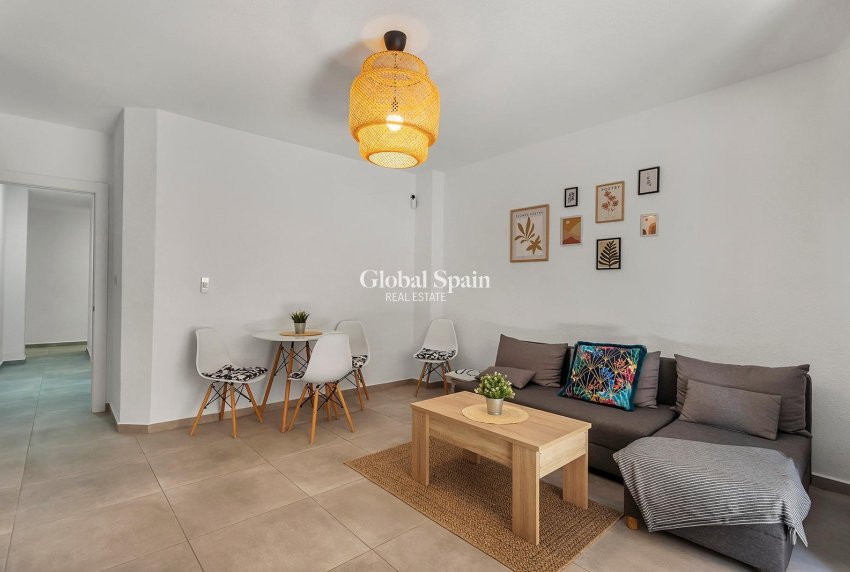 Resale - APARTMENT -
TORREVIEJA - Playa de los Locos