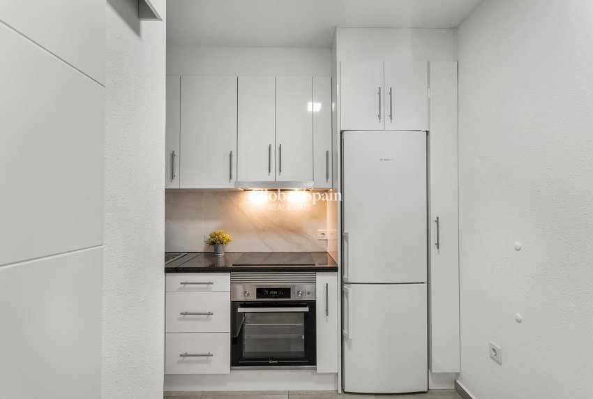 Resale - APARTMENT -
TORREVIEJA - Playa de los Locos