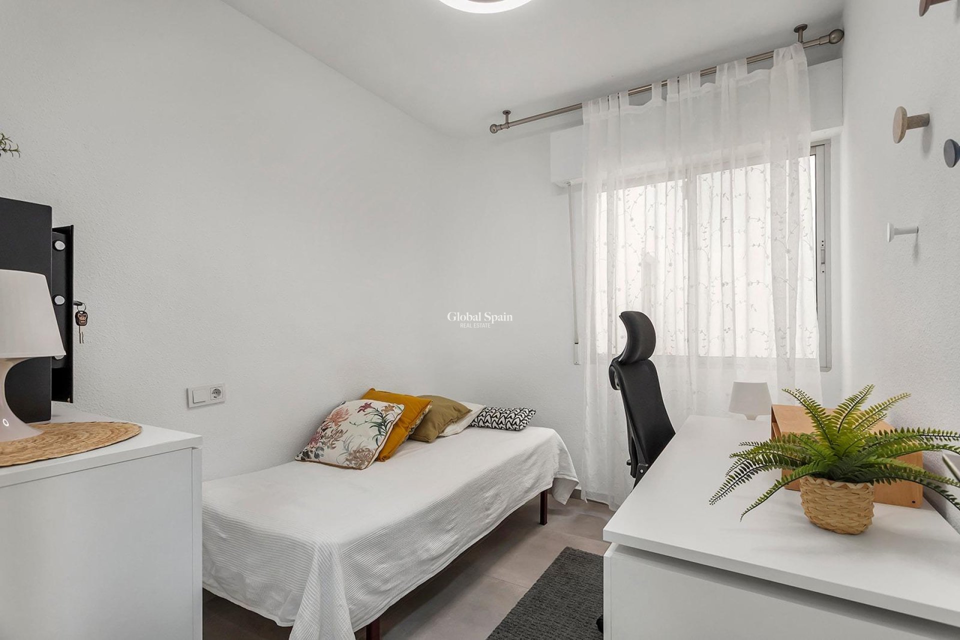 Resale - APARTMENT -
TORREVIEJA - Playa de los Locos
