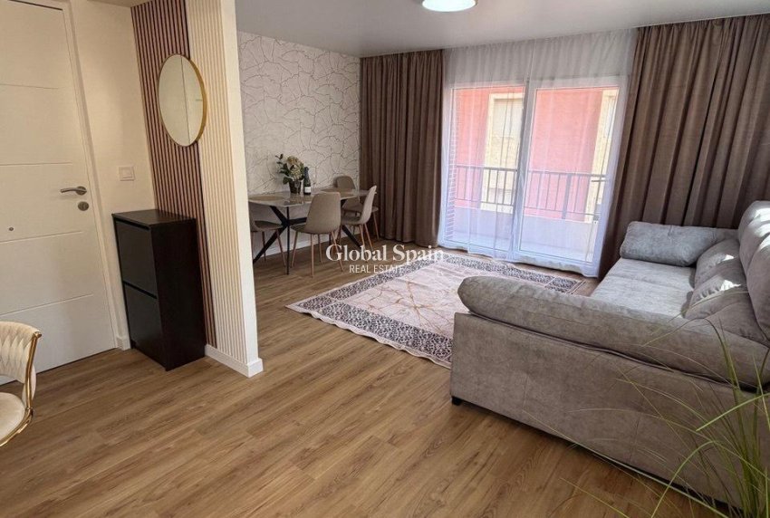 Resale - APARTMENT -
TORREVIEJA - Playa de los Locos