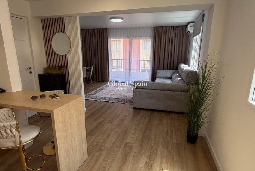 Resale - APARTMENT -
TORREVIEJA - Playa de los Locos