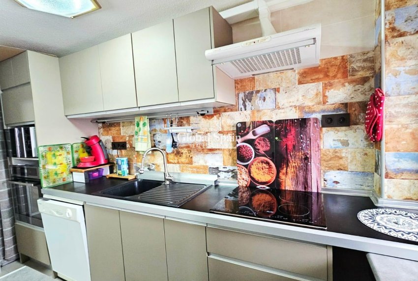 Resale - APARTMENT -
TORREVIEJA - Playa De Los Náufragos