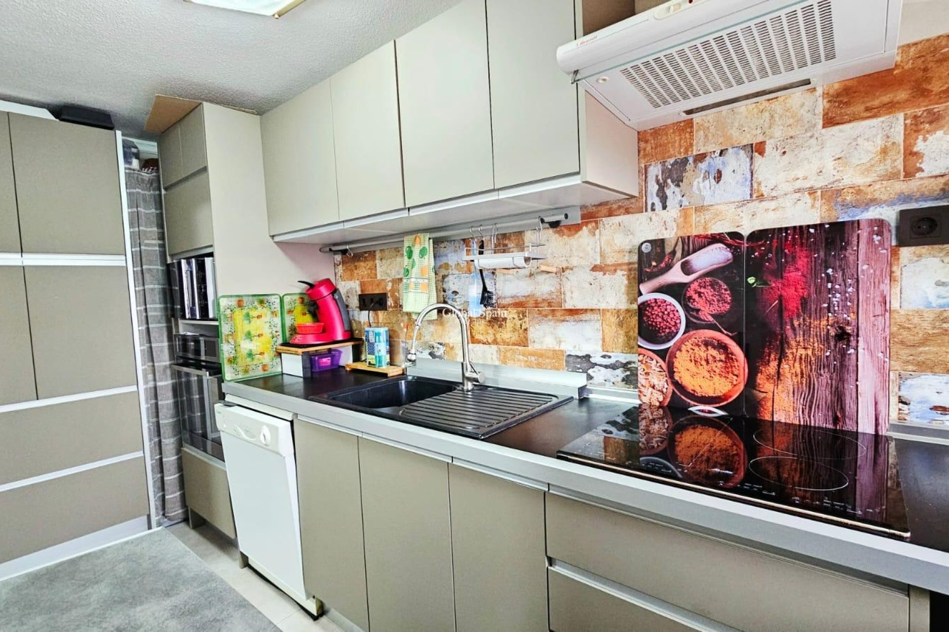 Resale - APARTMENT -
TORREVIEJA - Playa De Los Náufragos