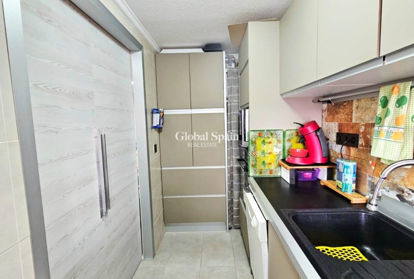 Resale - APARTMENT -
TORREVIEJA - Playa De Los Náufragos