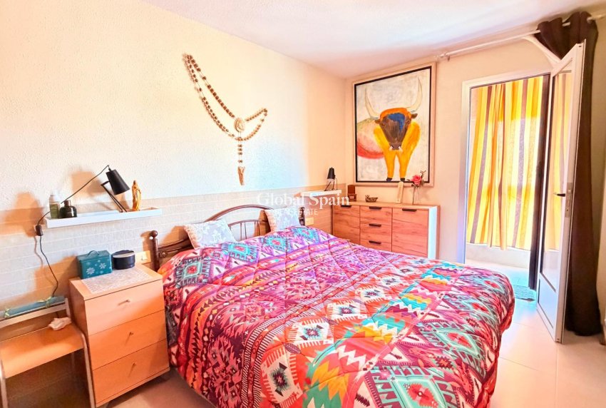 Resale - APARTMENT -
TORREVIEJA - Playa De Los Náufragos