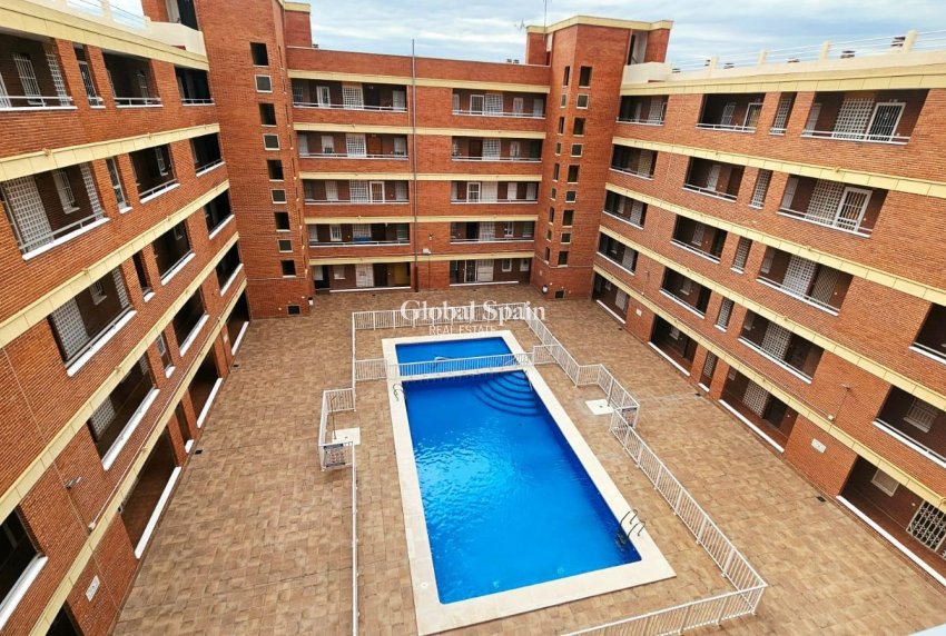 Resale - APARTMENT -
TORREVIEJA - Playa De Los Náufragos
