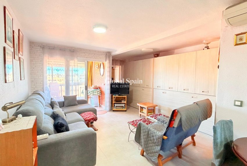 Resale - APARTMENT -
TORREVIEJA - Playa De Los Náufragos