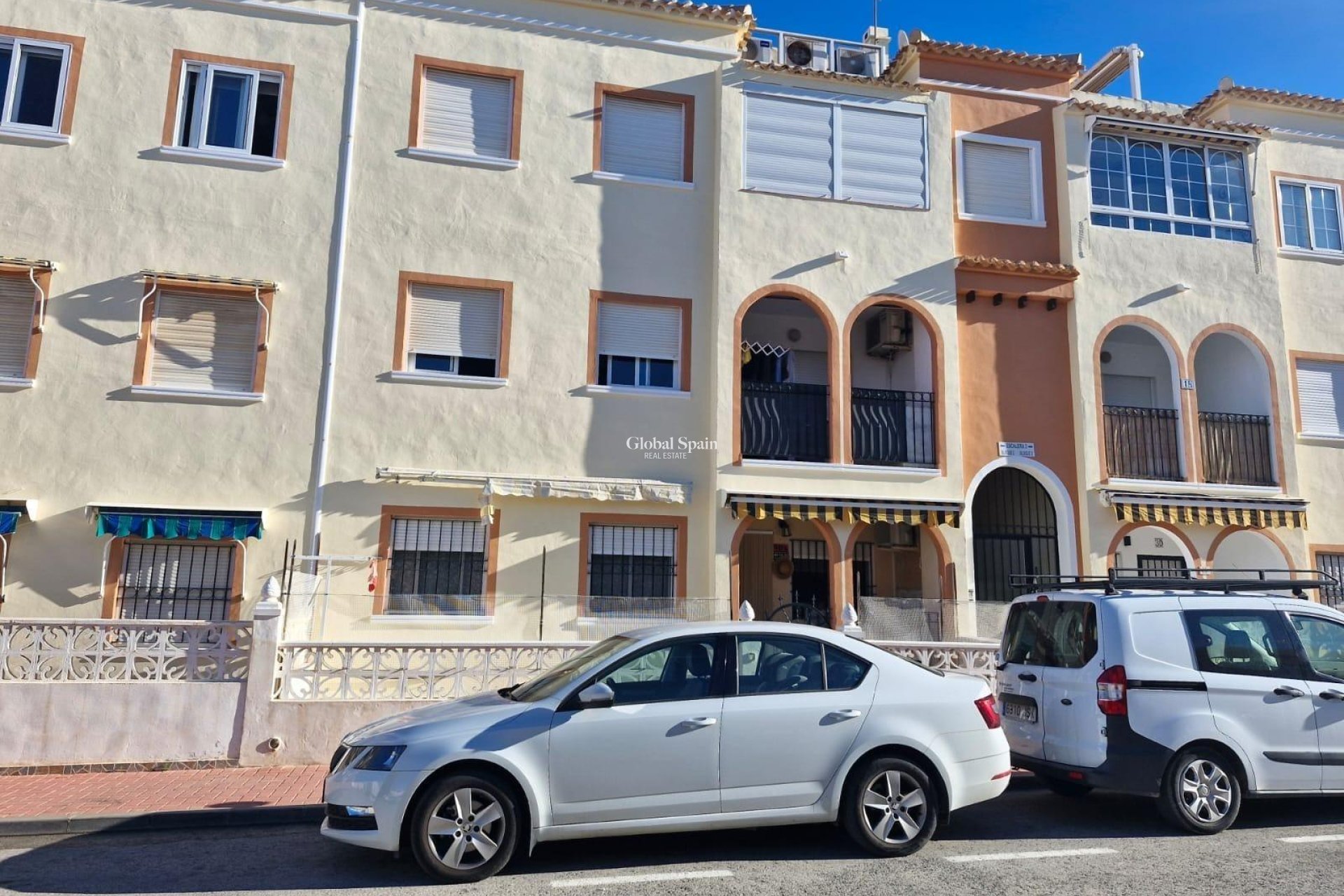 Resale - APARTMENT -
TORREVIEJA - Playa De Los Náufragos