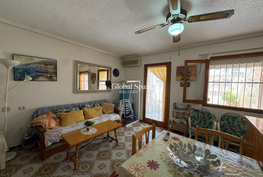 Resale - APARTMENT -
TORREVIEJA - Playa de los Naufragos