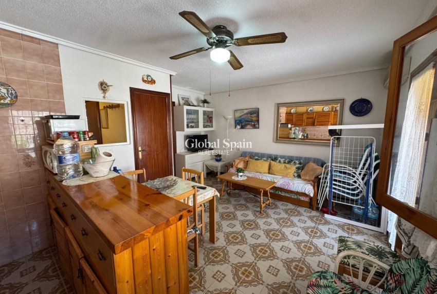 Resale - APARTMENT -
TORREVIEJA - Playa de los Naufragos