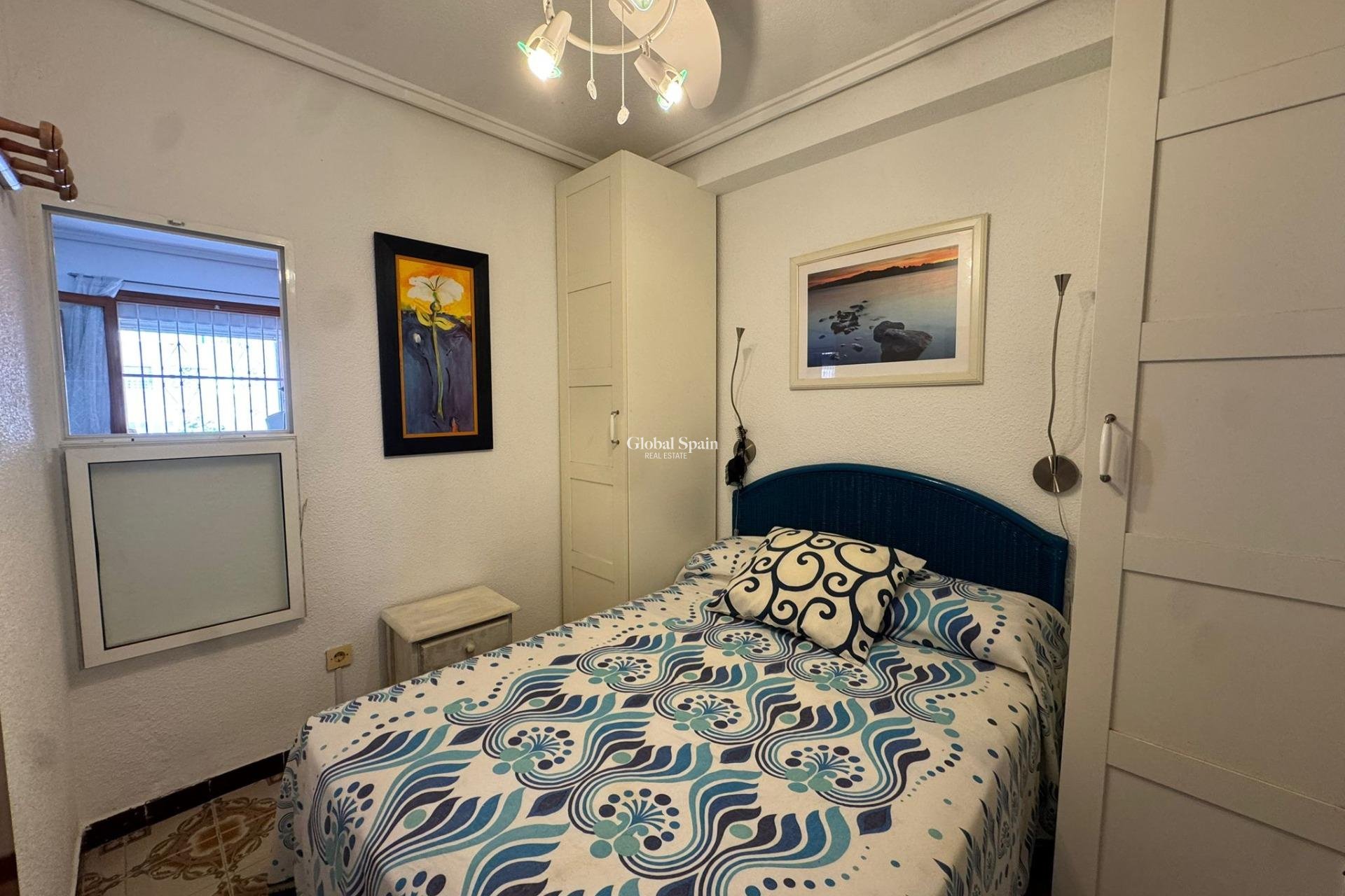 Resale - APARTMENT -
TORREVIEJA - Playa de los Naufragos