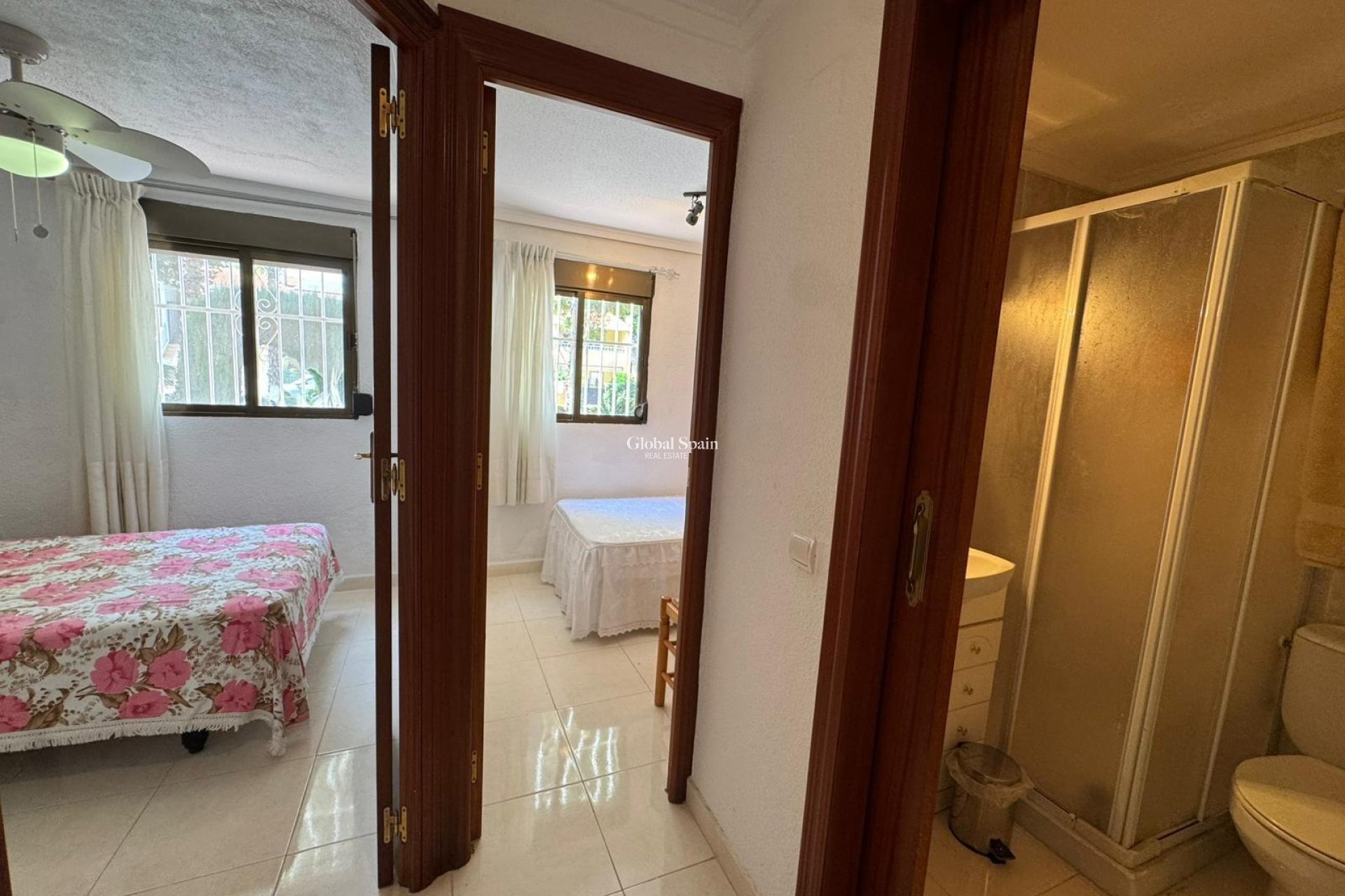 Resale - APARTMENT -
TORREVIEJA - Playa de los Naufragos
