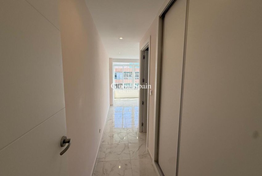 Resale - APARTMENT -
TORREVIEJA - Playa del Acequión