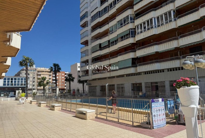 Resale - APARTMENT -
TORREVIEJA - Playa del Acequión