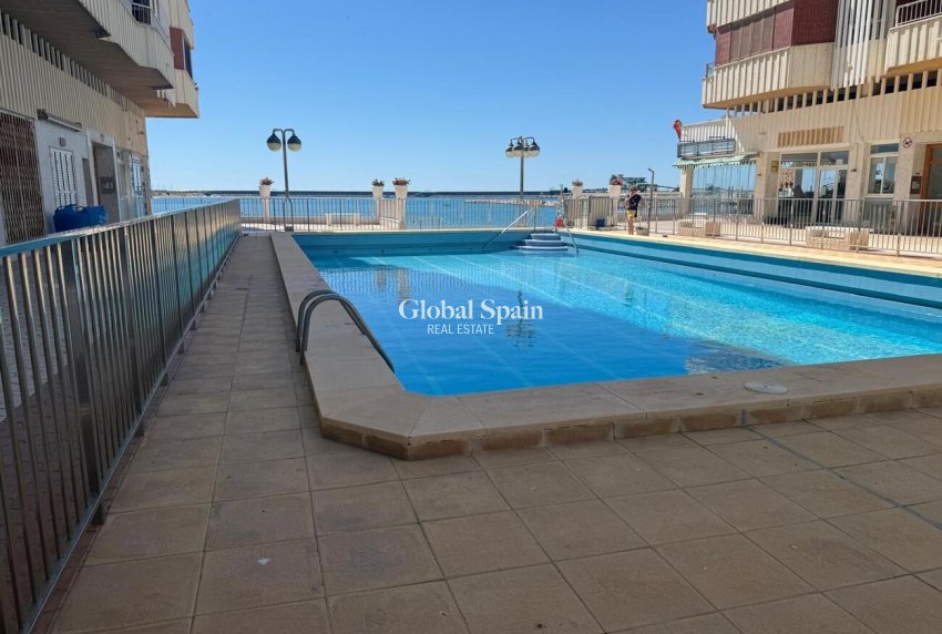 Resale - APARTMENT -
TORREVIEJA - Playa del Acequión