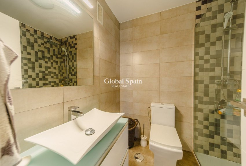 Resale - Apartment -
TORREVIEJA - Playa del cura