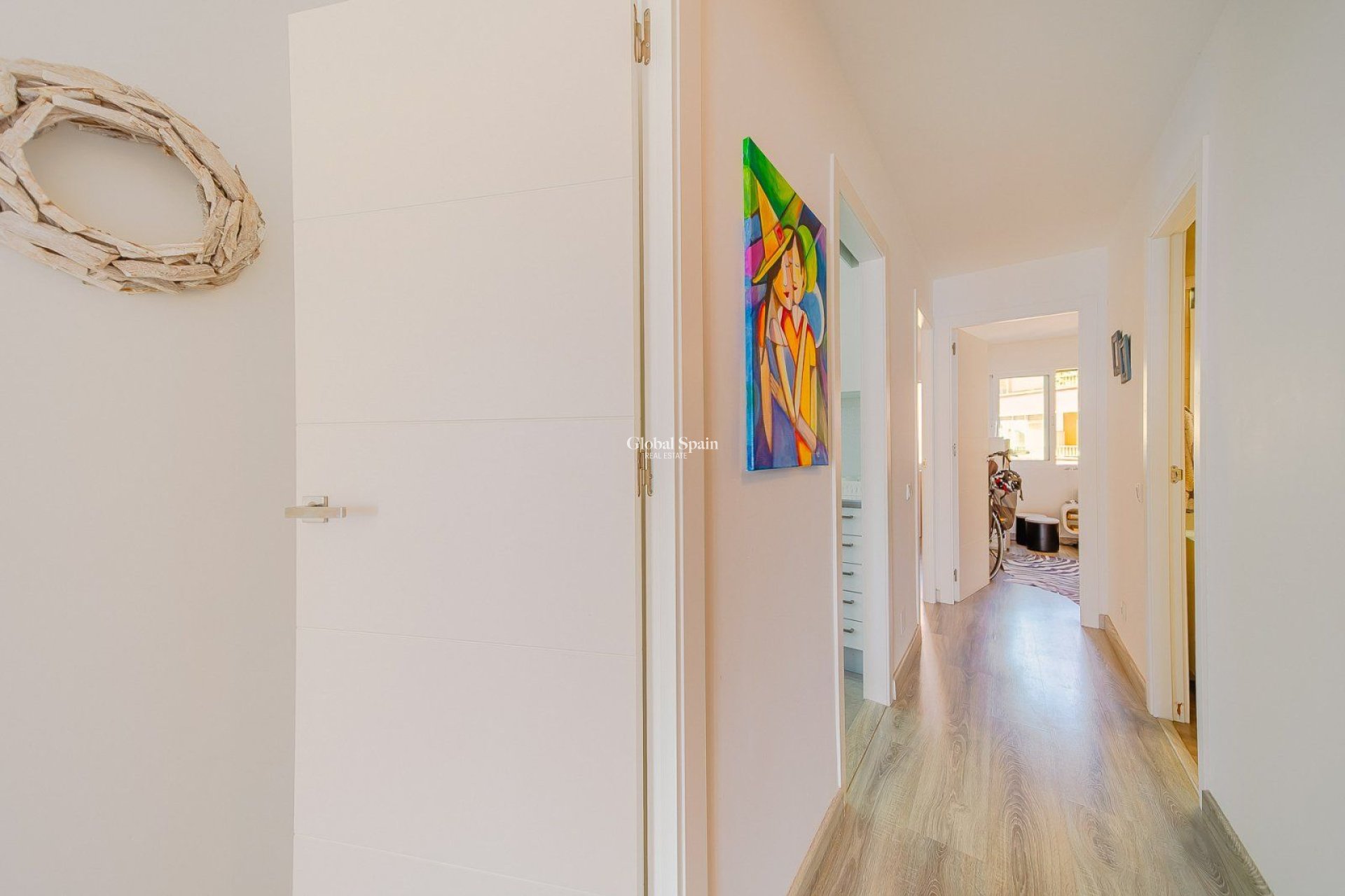 Resale - Apartment -
TORREVIEJA - Playa del cura