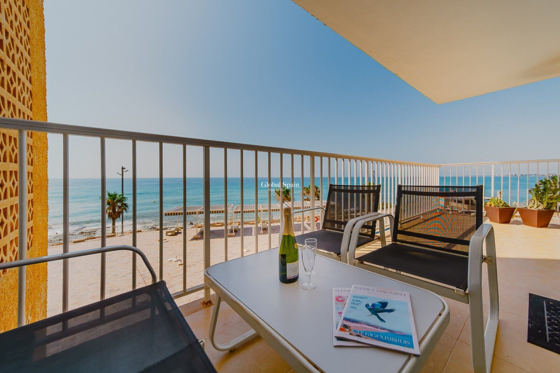 Resale - Apartment -
TORREVIEJA - Playa del cura