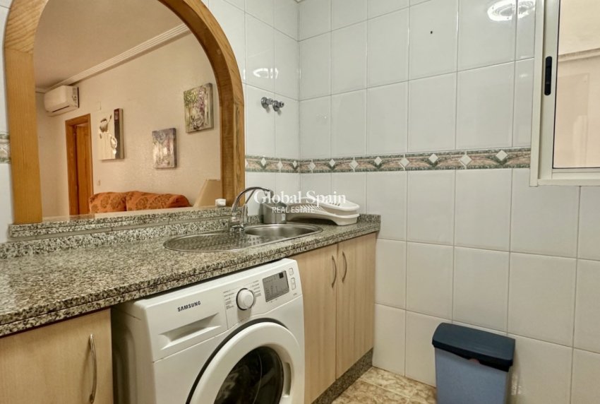 Resale - Apartment -
TORREVIEJA - Playa del Cura