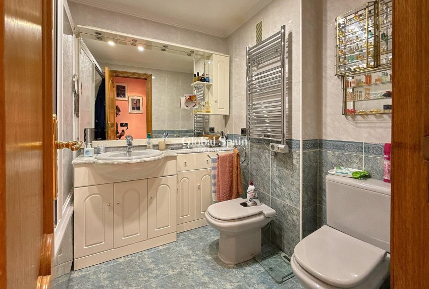 Resale - Apartment -
TORREVIEJA - Playa del cura