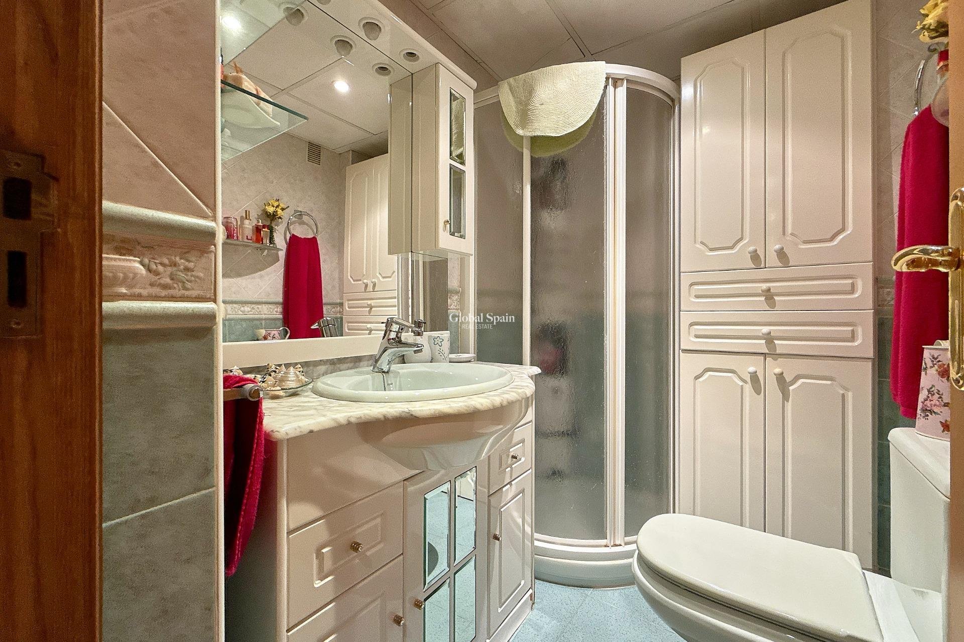 Resale - Apartment -
TORREVIEJA - Playa del cura