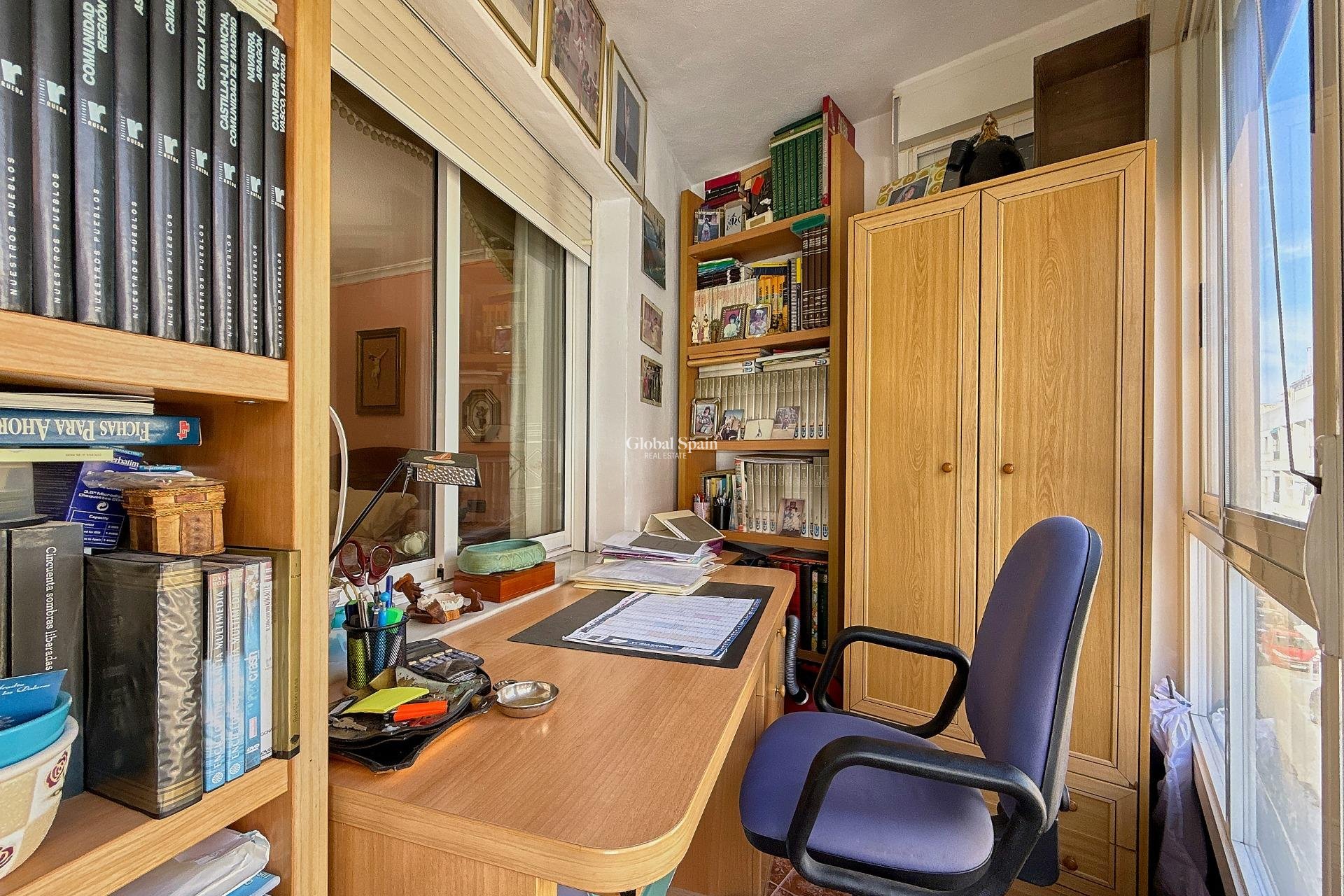 Resale - Apartment -
TORREVIEJA - Playa del cura