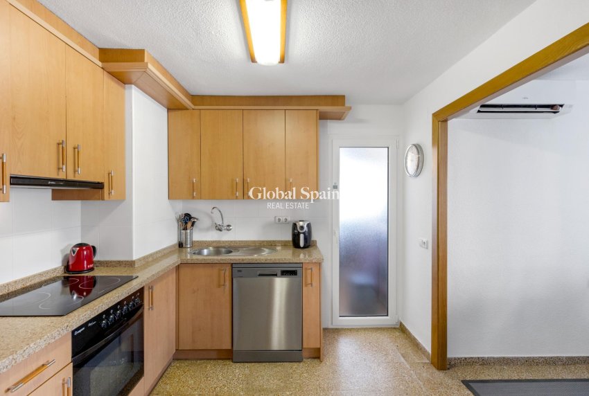 Resale - Apartment -
TORREVIEJA - Playa del cura