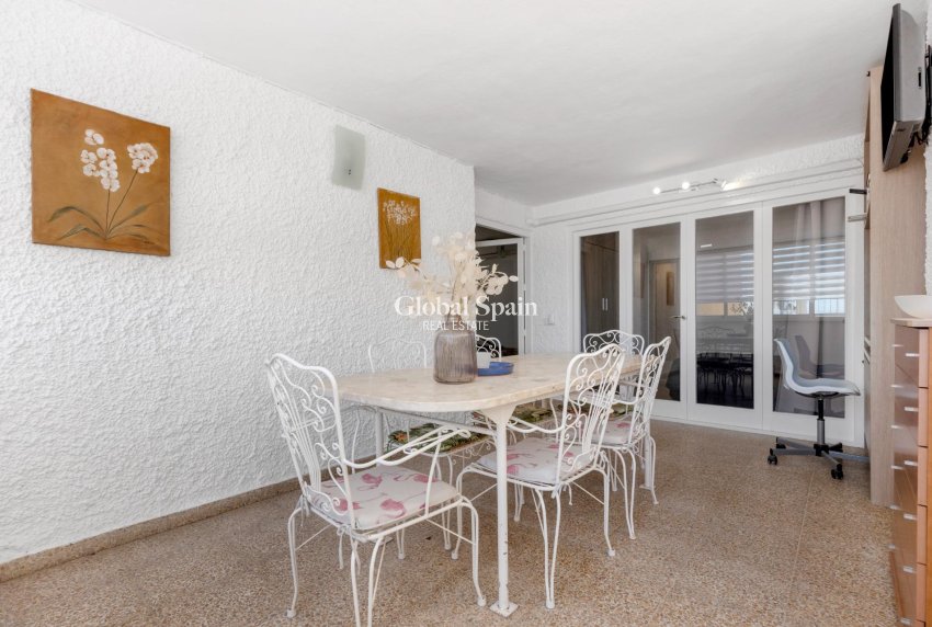 Resale - Apartment -
TORREVIEJA - Playa del cura
