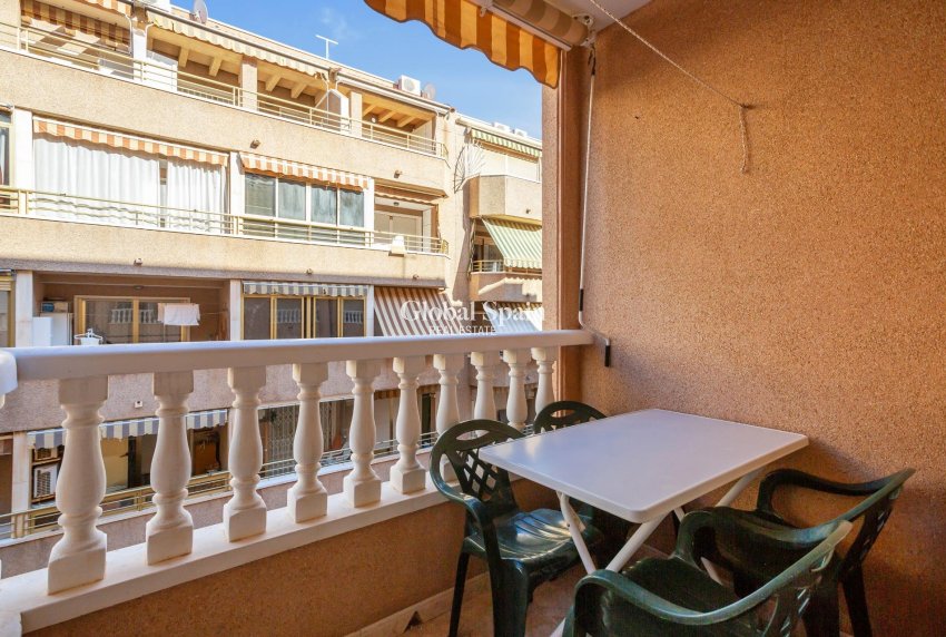 Resale - Apartment -
TORREVIEJA - Playa del cura