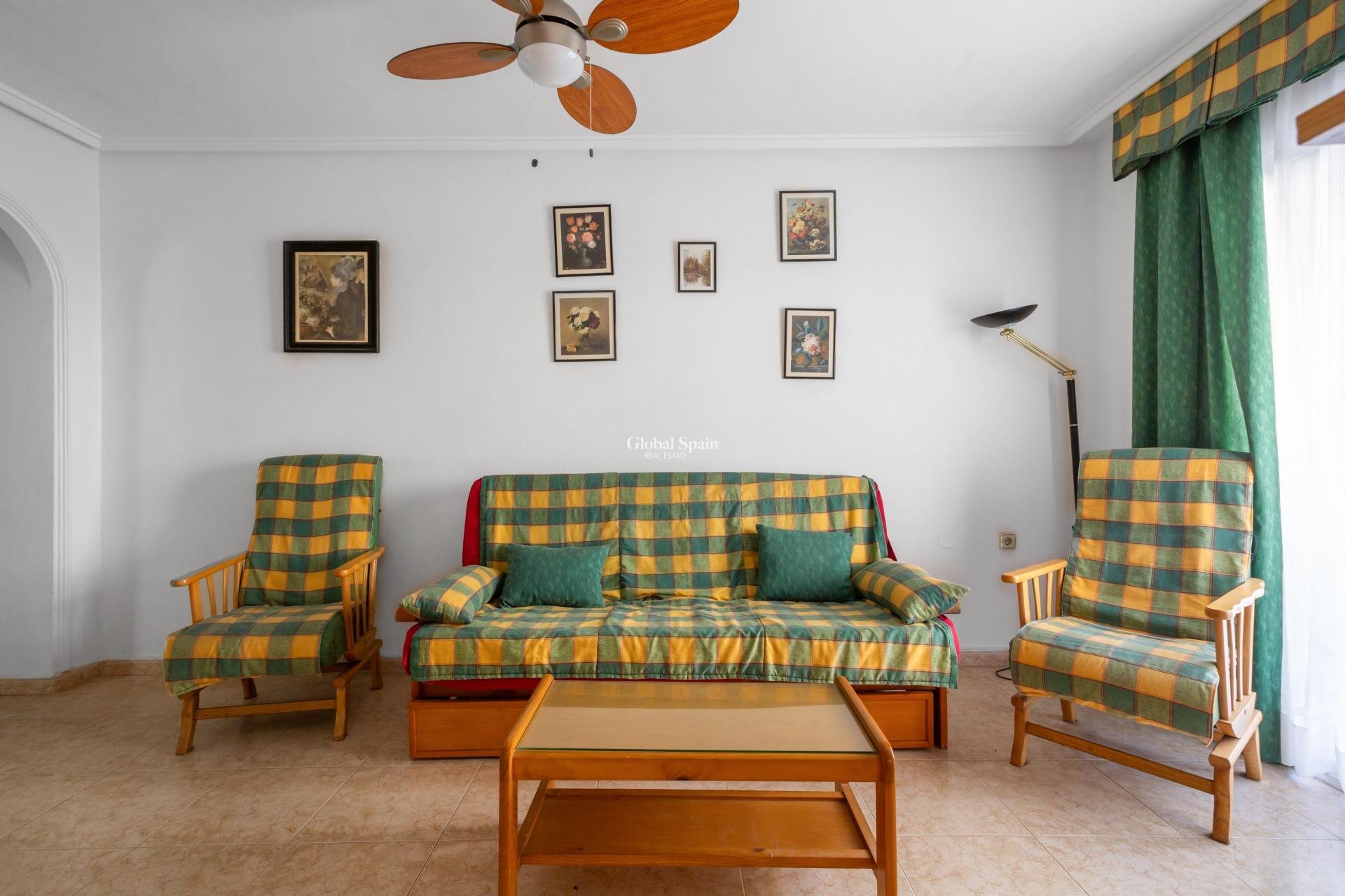 Resale - Apartment -
TORREVIEJA - Playa del cura