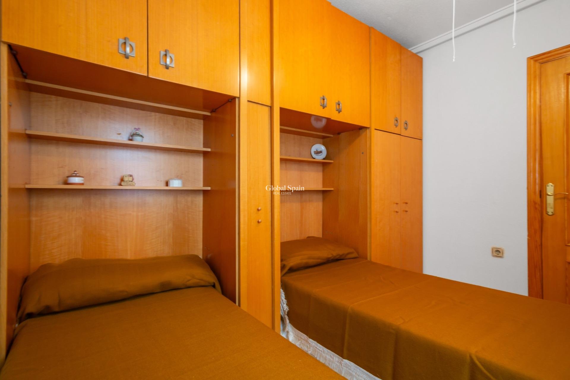 Resale - Apartment -
TORREVIEJA - Playa del cura