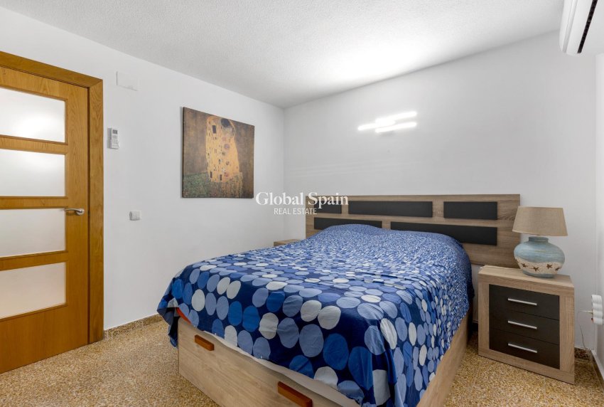 Resale - APARTMENT -
TORREVIEJA - Playa del cura