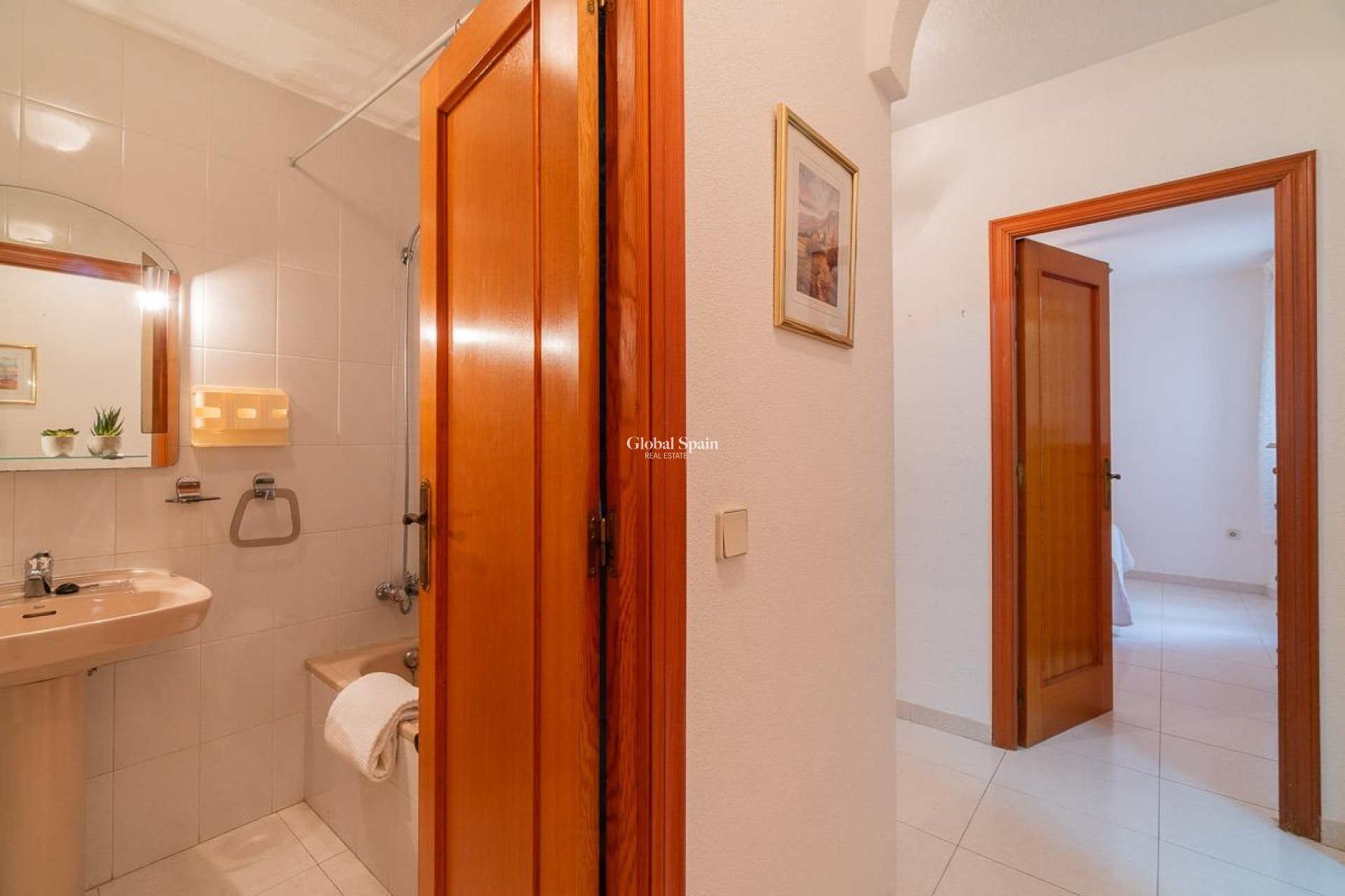 Resale - Apartment -
TORREVIEJA - Playa del cura