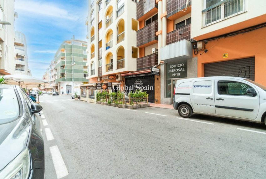 Resale - Apartment -
TORREVIEJA - Playa del cura