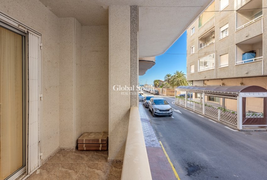 Resale - Apartment -
TORREVIEJA - Playa del Cura