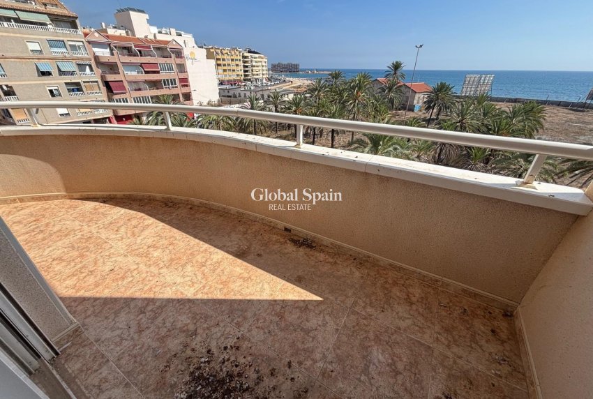 Resale - APARTMENT -
TORREVIEJA - Playa del Cura