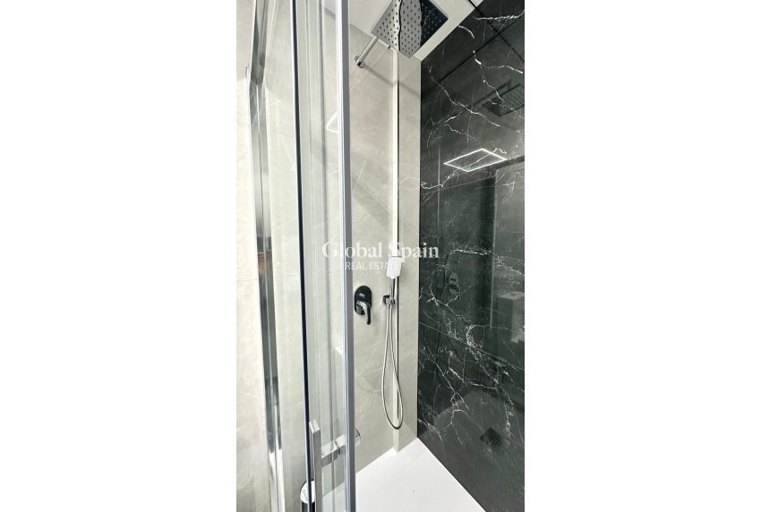 Resale - APARTMENT -
TORREVIEJA - Playa del Cura