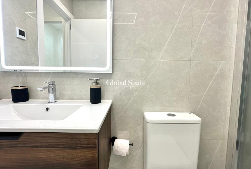 Resale - APARTMENT -
TORREVIEJA - Playa del Cura