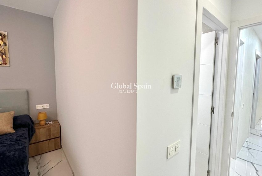 Resale - APARTMENT -
TORREVIEJA - Playa del Cura