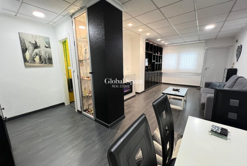 Resale - APARTMENT -
TORREVIEJA - Playa del Cura