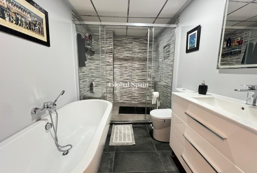 Resale - APARTMENT -
TORREVIEJA - Playa del Cura